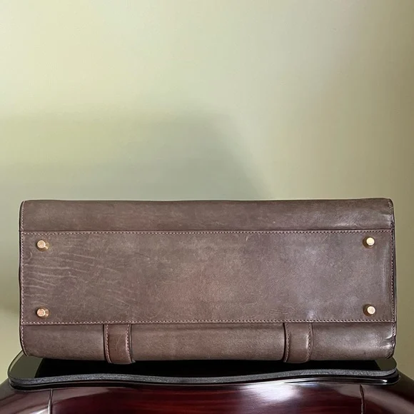 Locking Travel Handbag, Leather Satchel with Original Key, Authentic Vintage - Picture 15 of 16